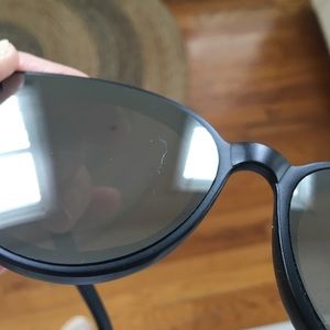 Scratch on sunnies